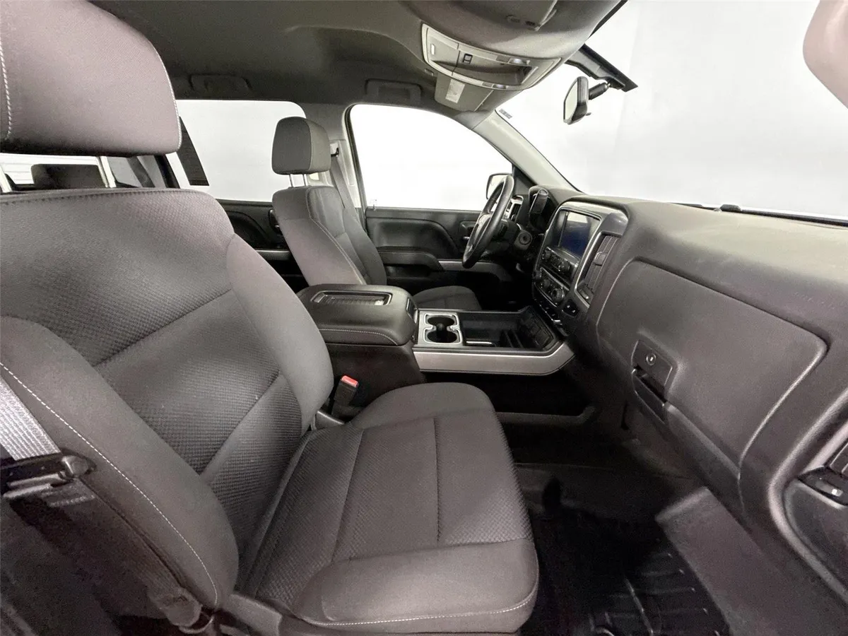 2017 Chevrolet Silverado 1500 LT thumbnail 41
