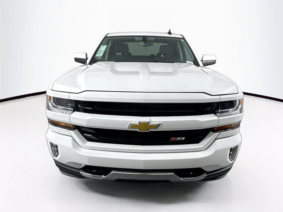 2017 Chevrolet Silverado 1500 LT thumbnail 9