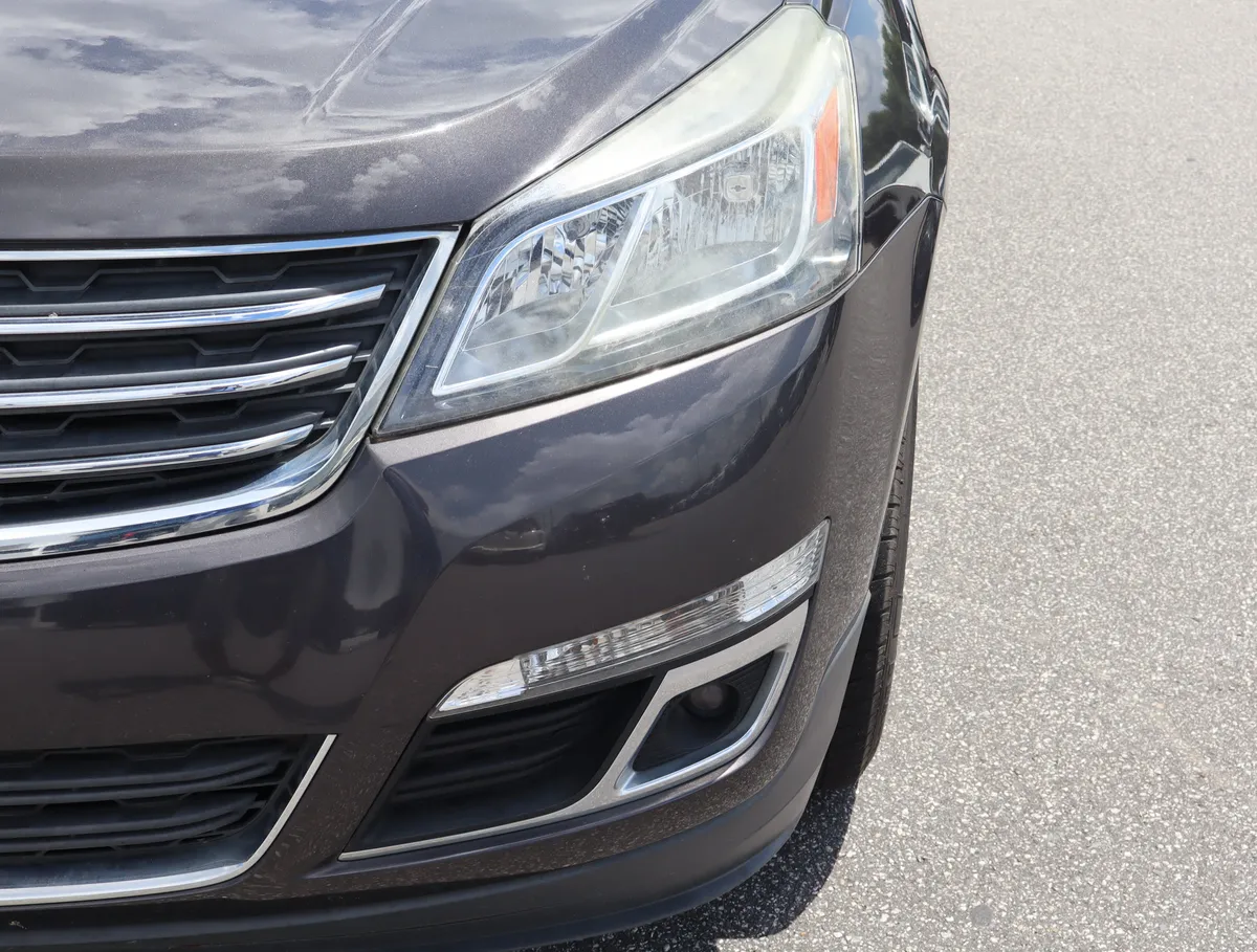 2017 Chevrolet Traverse LT thumbnail 10