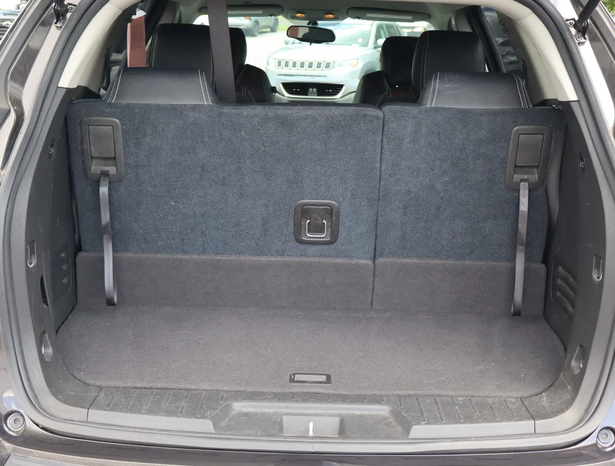 2017 Chevrolet Traverse LT thumbnail 27