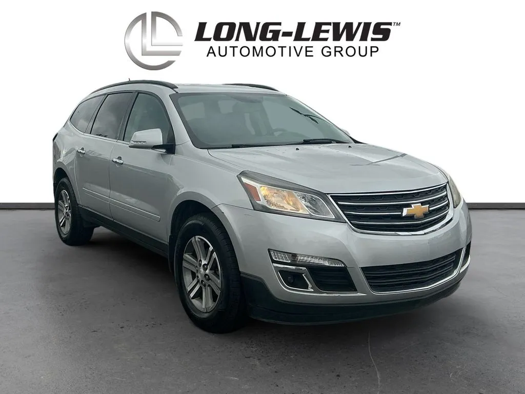 2017 Chevrolet Traverse LT thumbnail 10