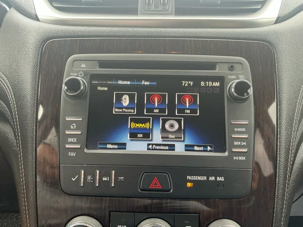 2017 Chevrolet Traverse LT thumbnail 26