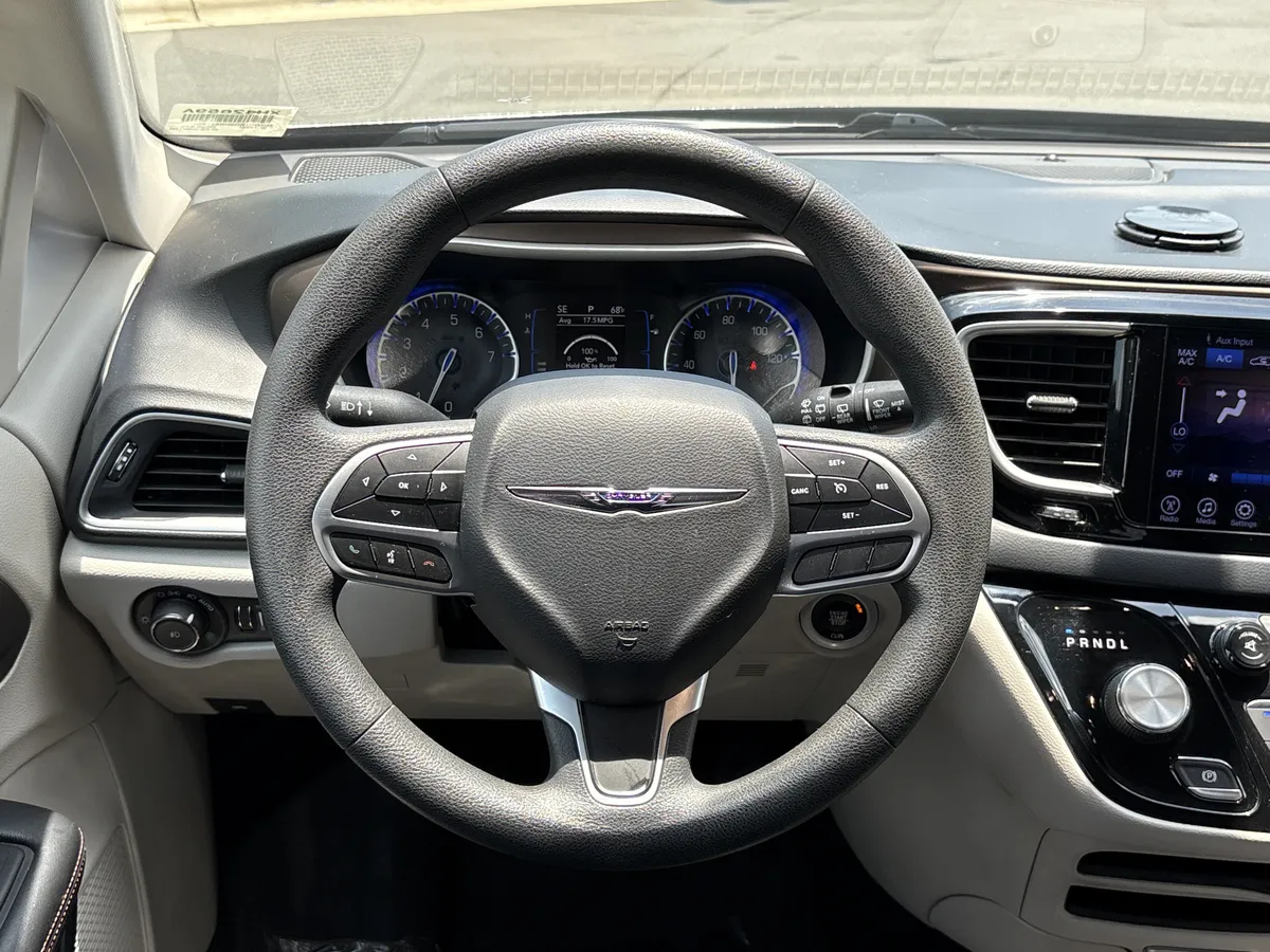2017 Chrysler Pacifica Touring Plus thumbnail 19
