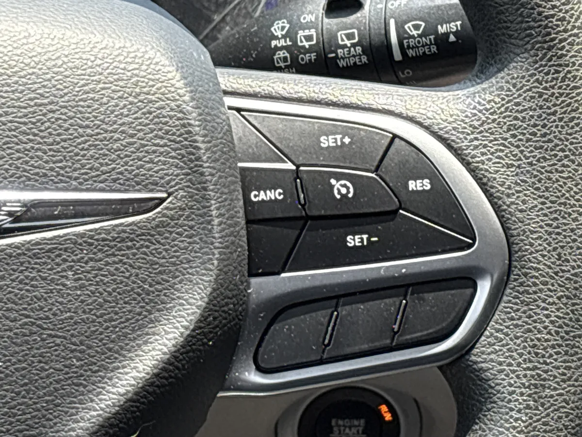 2017 Chrysler Pacifica Touring Plus thumbnail 21