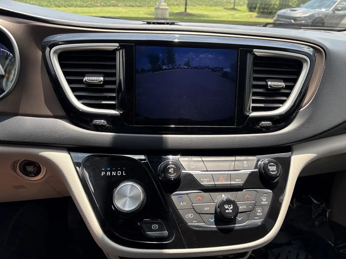 2017 Chrysler Pacifica Touring Plus thumbnail 27