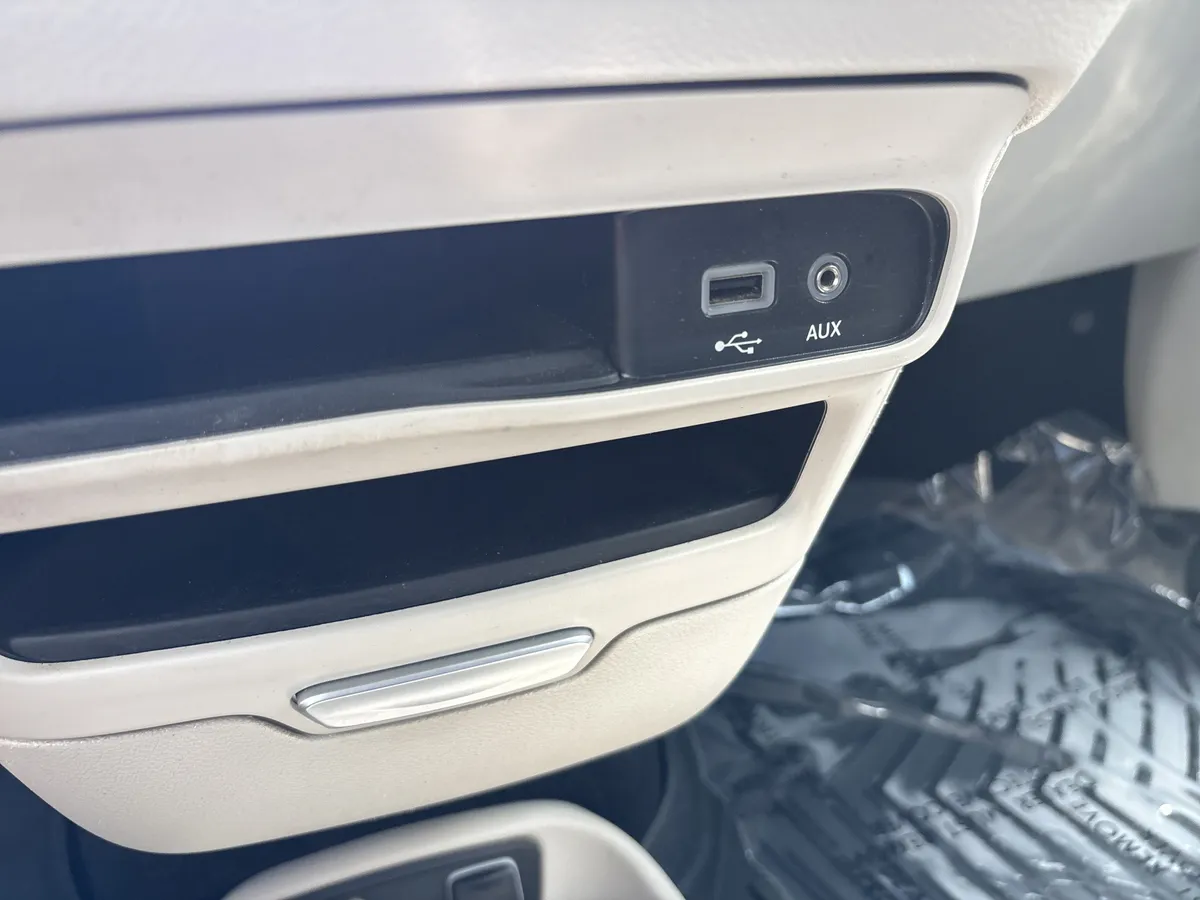 2017 Chrysler Pacifica Touring Plus thumbnail 28