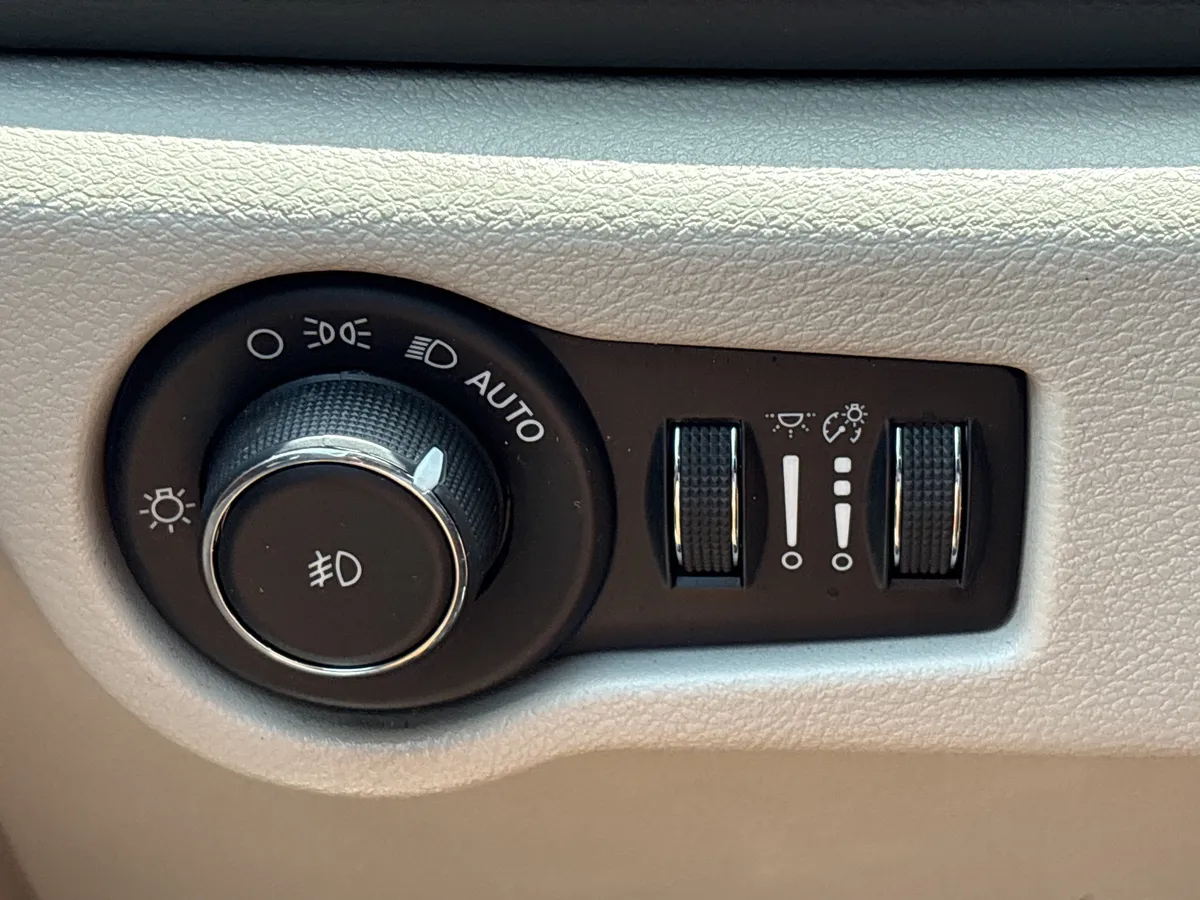 2017 Chrysler Pacifica Touring Plus thumbnail 30