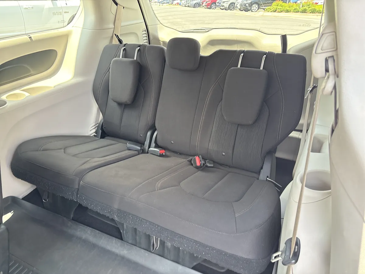 2017 Chrysler Pacifica Touring Plus thumbnail 32