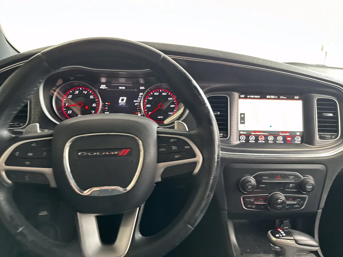 2017 Dodge Charger SXT thumbnail 26