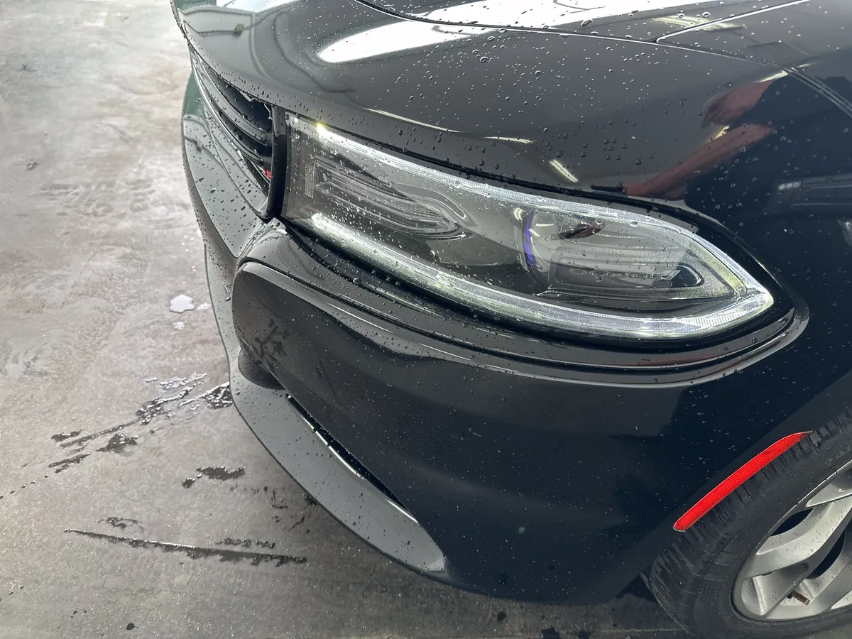 2017 Dodge Charger SXT thumbnail 4
