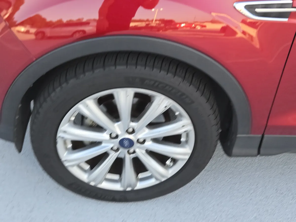 2017 Ford Escape Titanium thumbnail 11