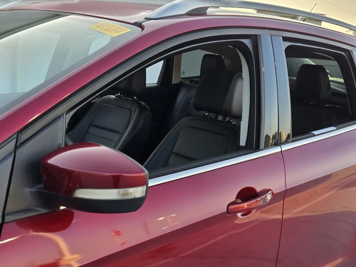 2017 Ford Escape Titanium thumbnail 12