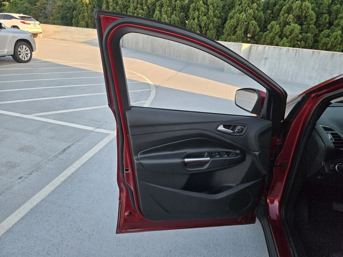 2017 Ford Escape Titanium thumbnail 13
