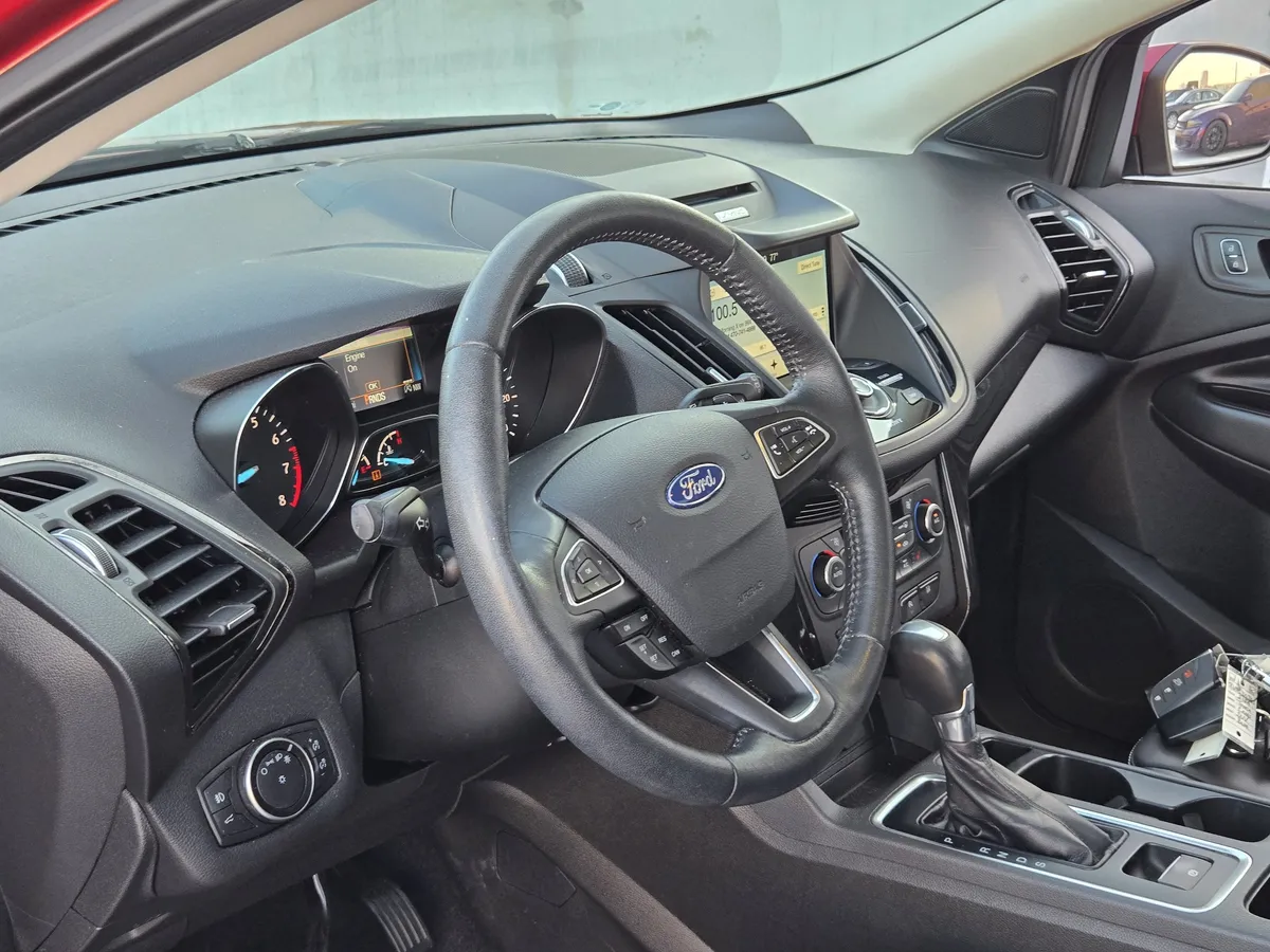 2017 Ford Escape Titanium thumbnail 16