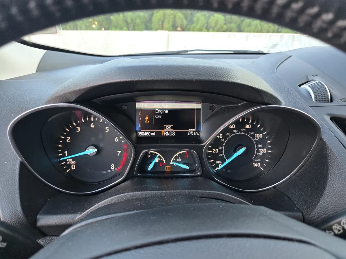 2017 Ford Escape Titanium thumbnail 21