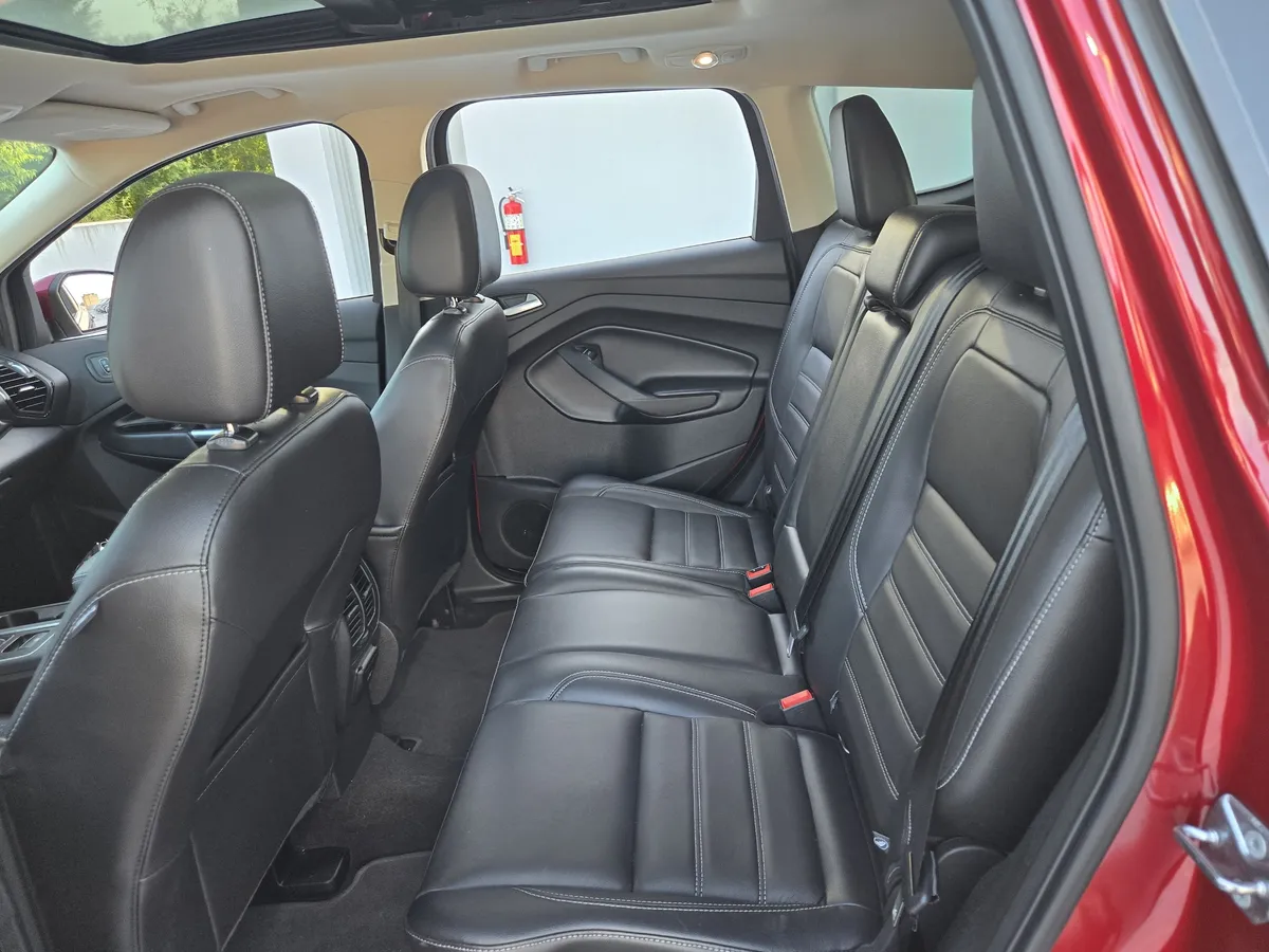2017 Ford Escape Titanium thumbnail 26