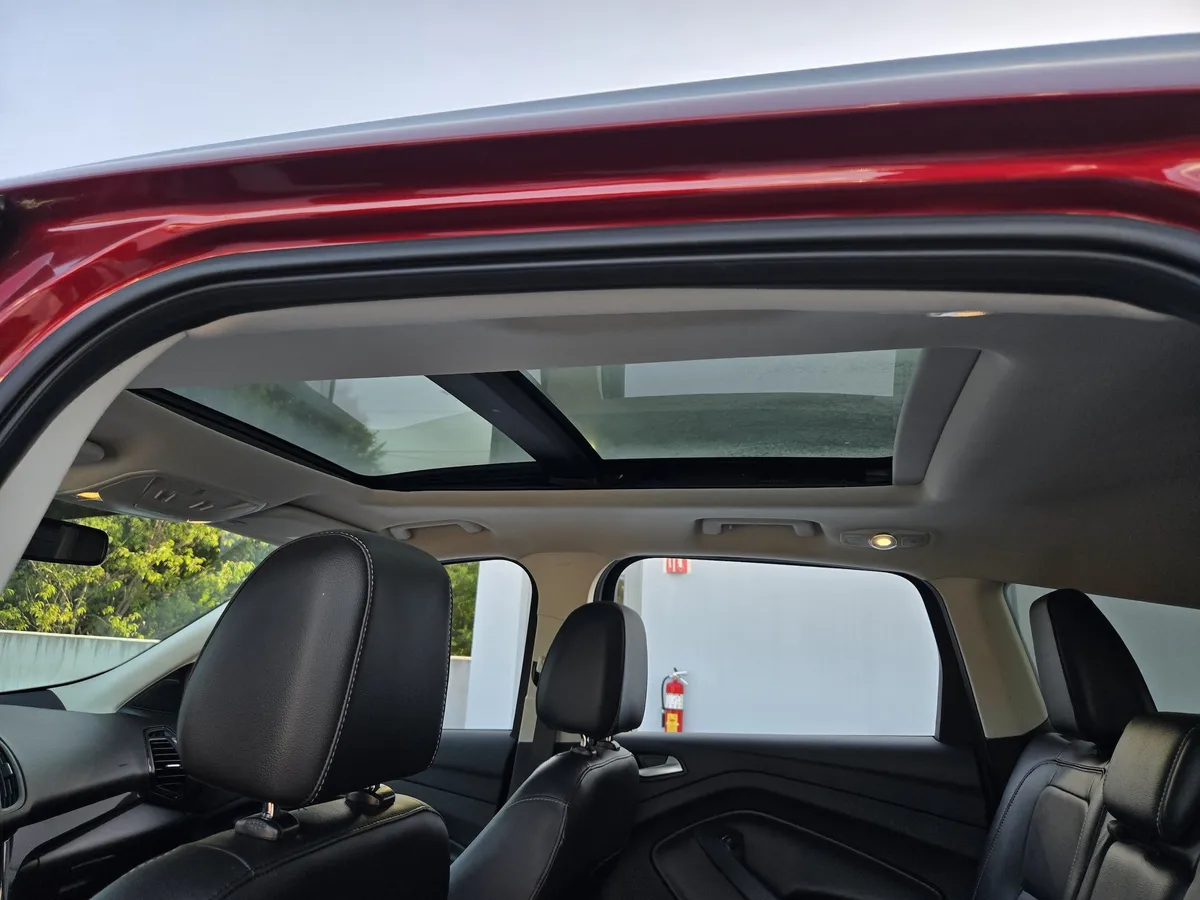 2017 Ford Escape Titanium thumbnail 27