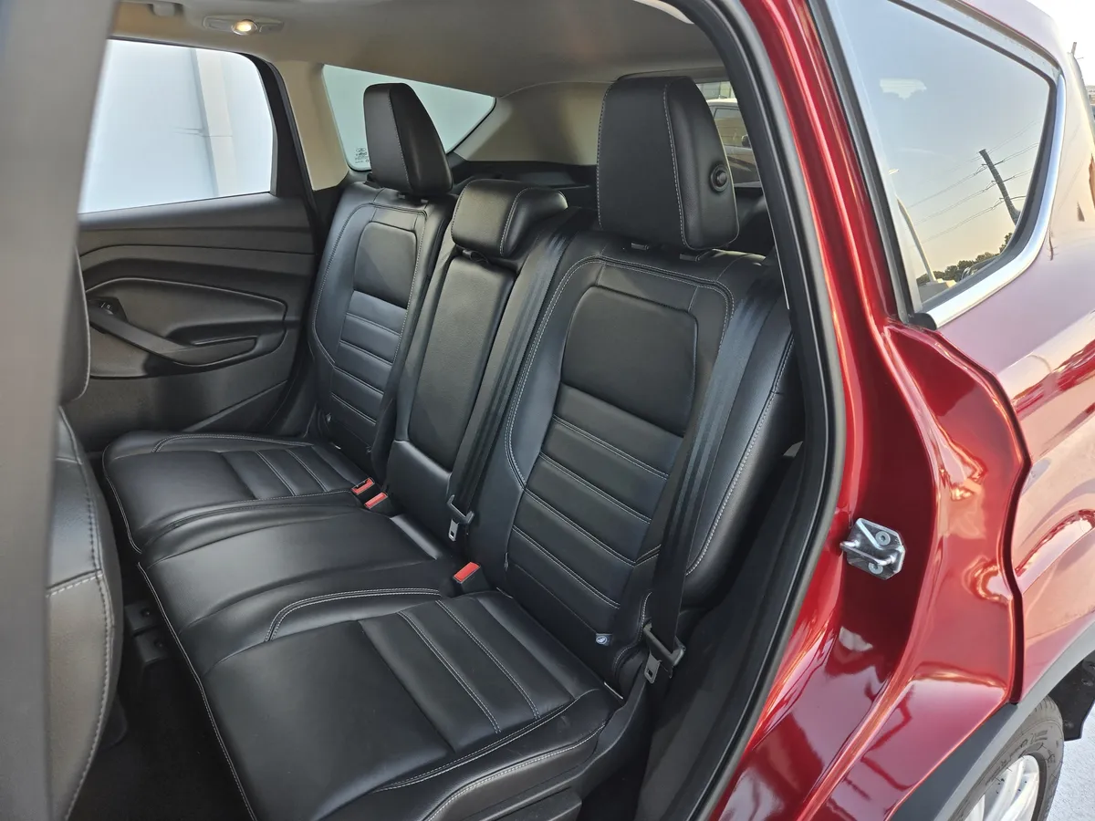 2017 Ford Escape Titanium thumbnail 28