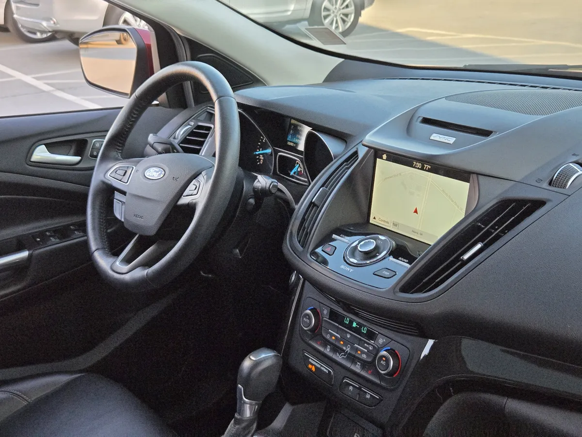 2017 Ford Escape Titanium thumbnail 34