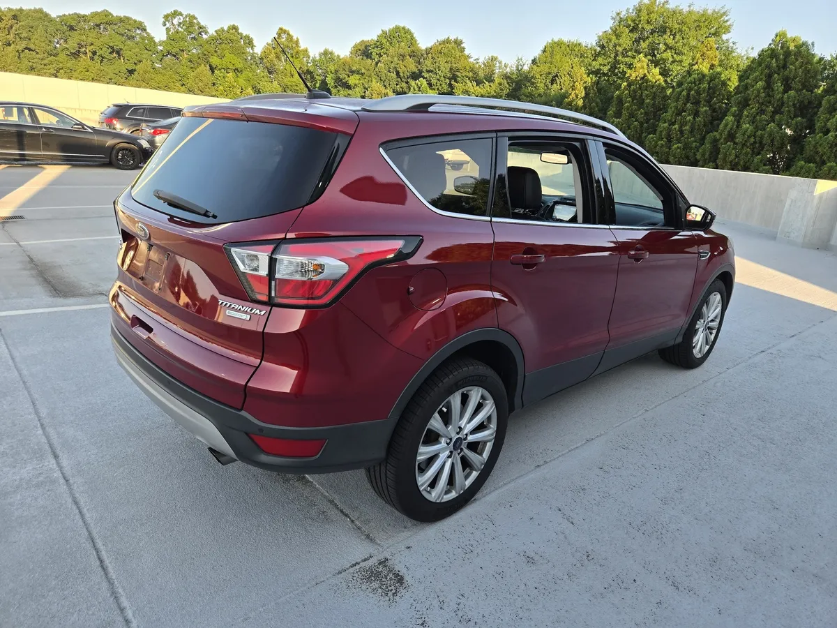 2017 Ford Escape Titanium thumbnail 6