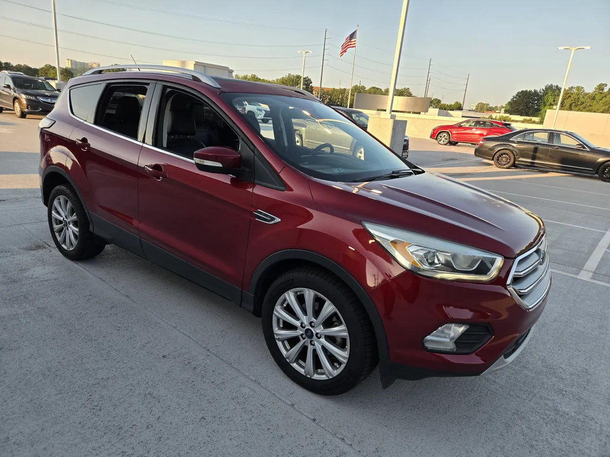 2017 Ford Escape Titanium thumbnail 8