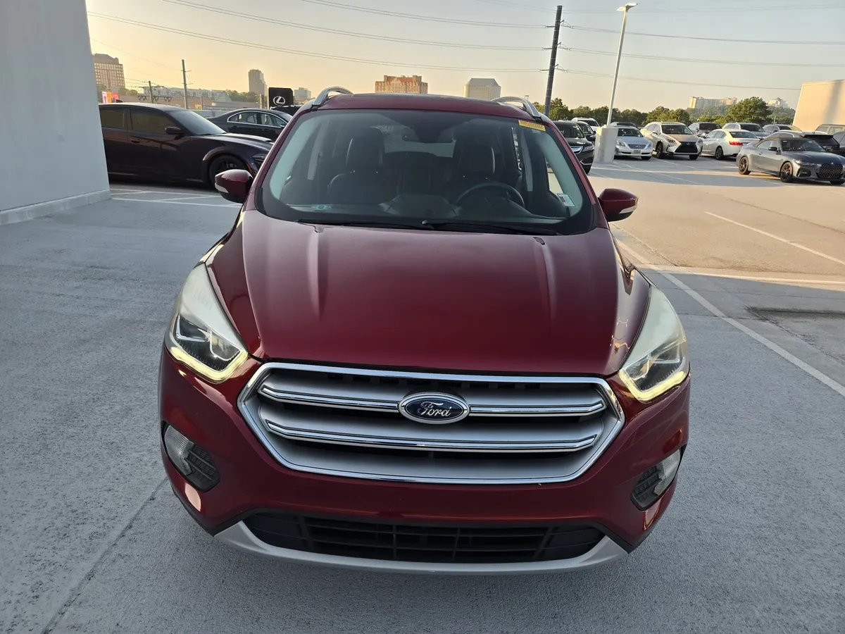 2017 Ford Escape Titanium thumbnail 9
