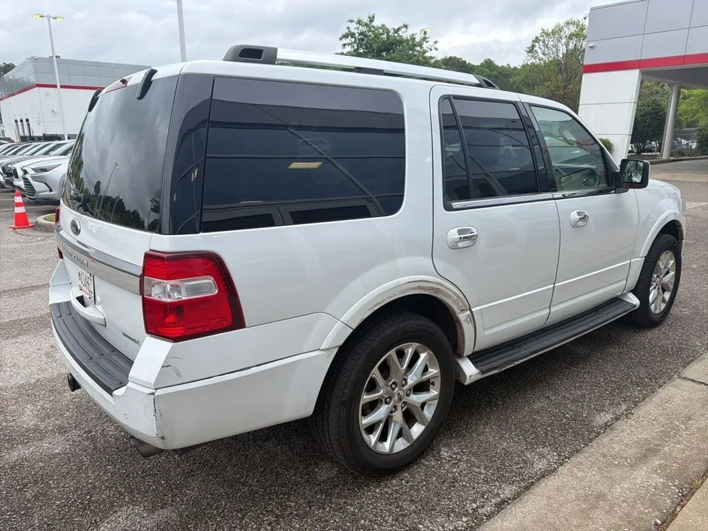 2017 Ford Expedition Limited thumbnail 3