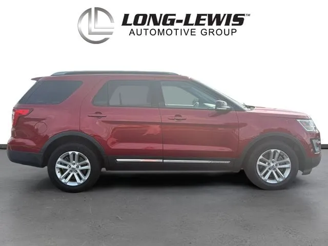 2017 Ford Explorer XLT thumbnail 6