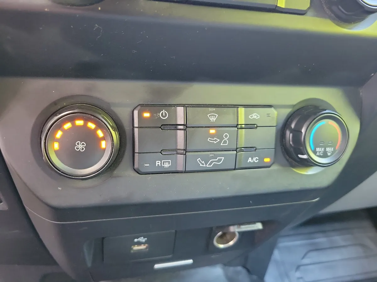 2017 Ford F-150 thumbnail 18