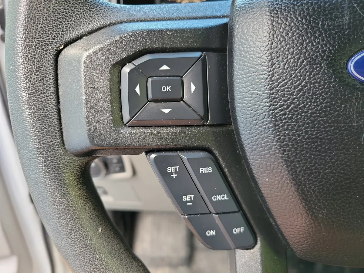 2017 Ford F-150 thumbnail 21