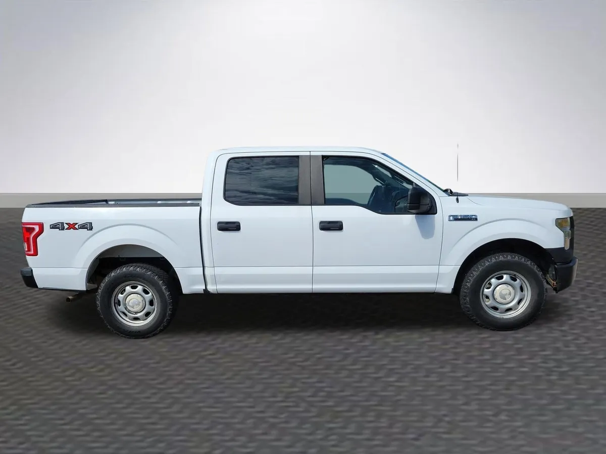 2017 Ford F-150 thumbnail 4