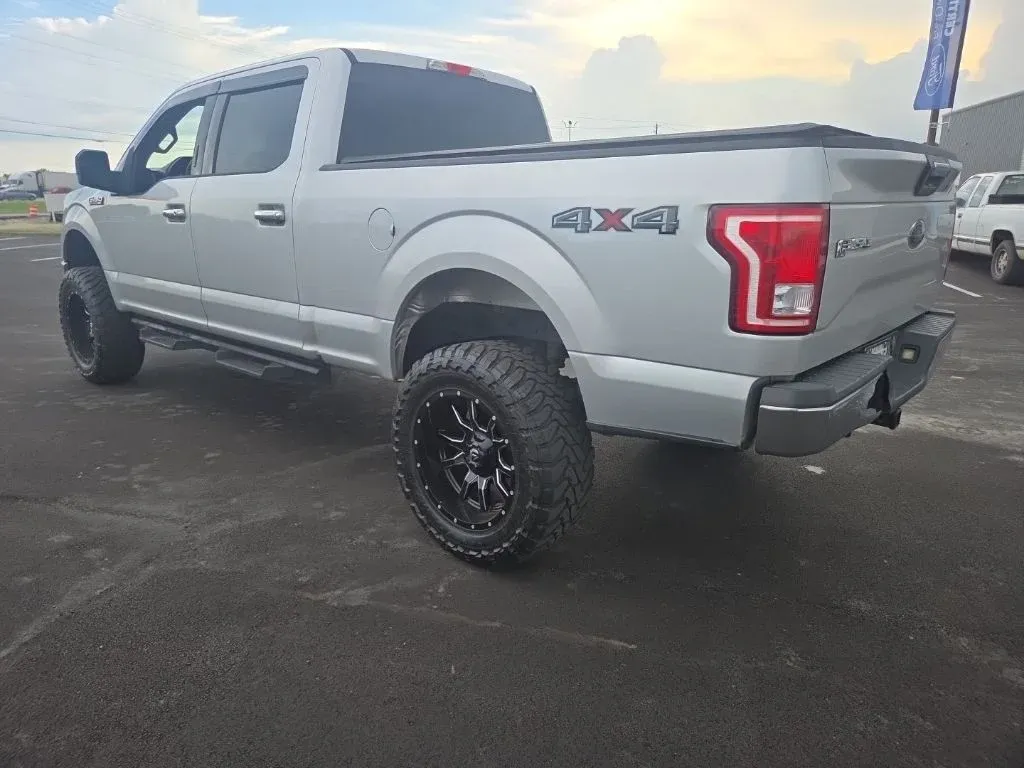 2017 Ford F-150 XLT thumbnail 11