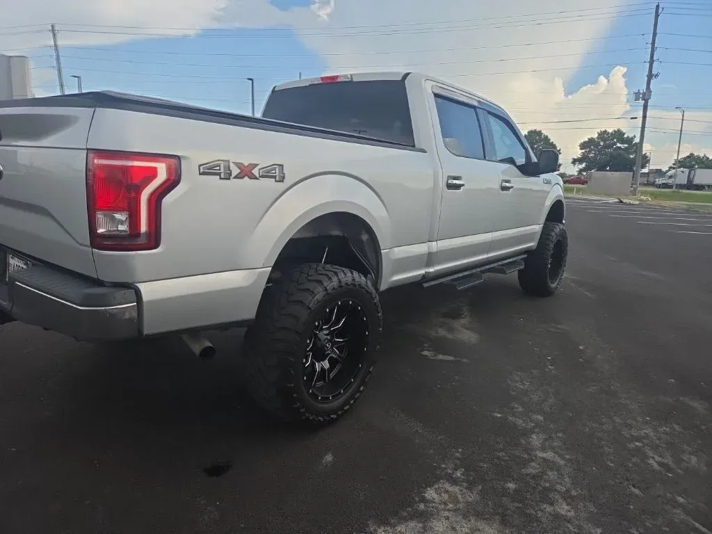 2017 Ford F-150 XLT thumbnail 12