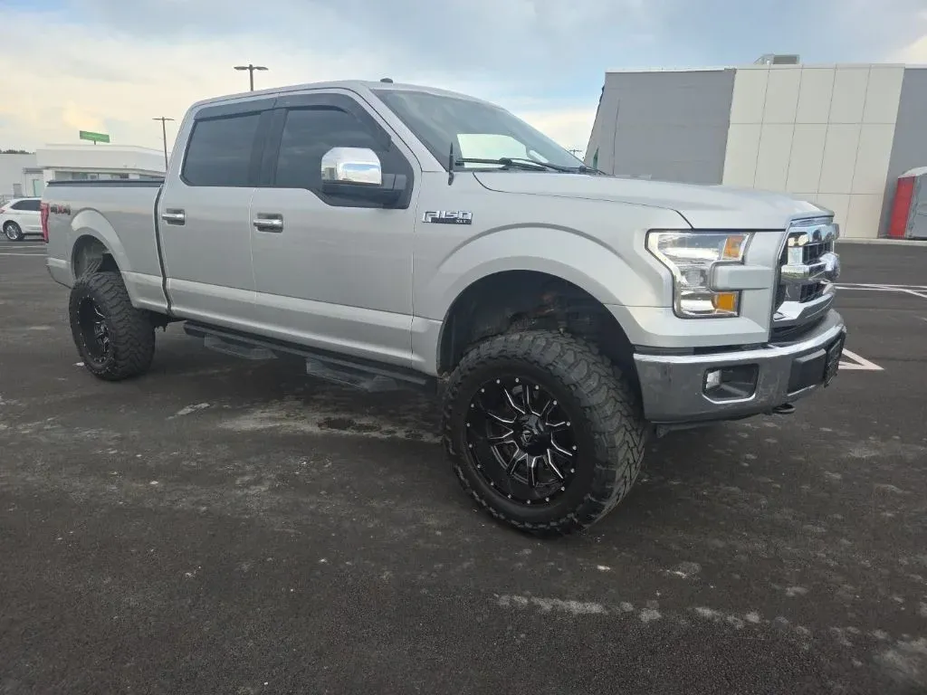 2017 Ford F-150 XLT thumbnail 18
