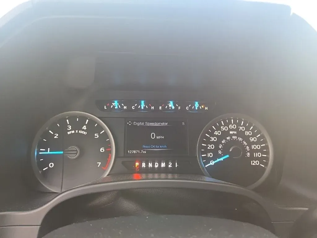 2017 Ford F-150 XLT thumbnail 24