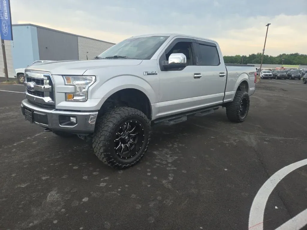 2017 Ford F-150 XLT thumbnail 4