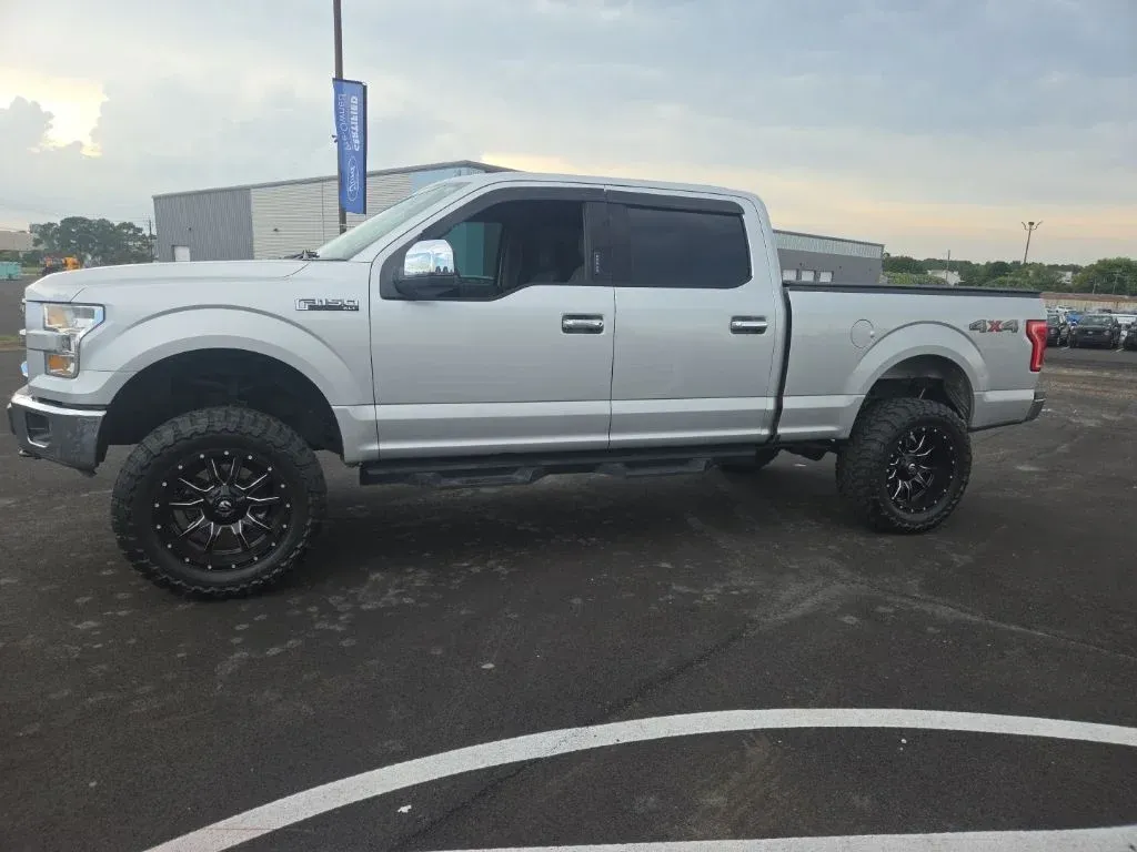 2017 Ford F-150 XLT thumbnail 6