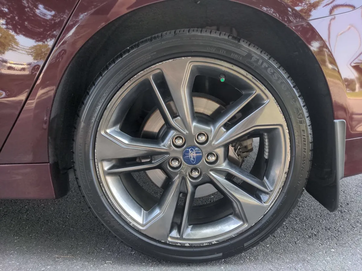 2017 Ford Fusion Sport thumbnail 12