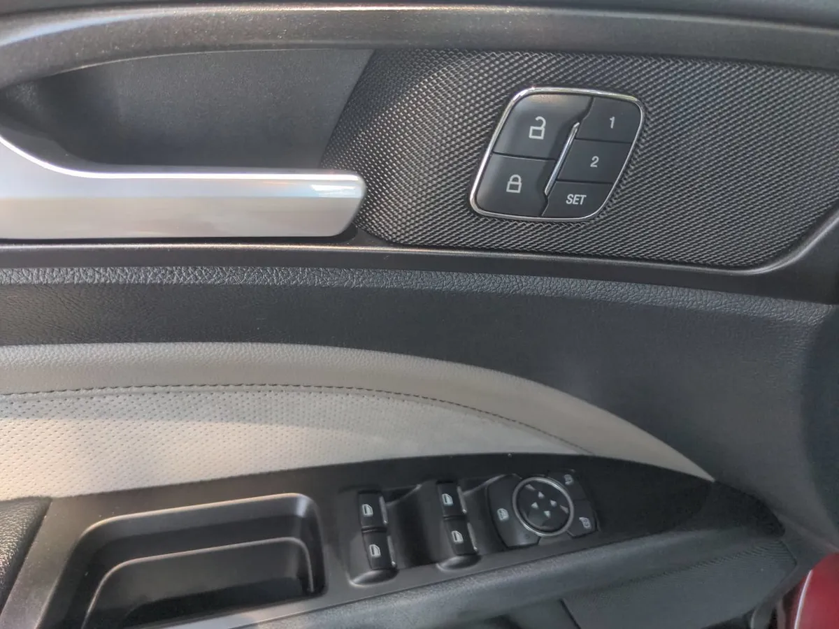 2017 Ford Fusion Sport thumbnail 14