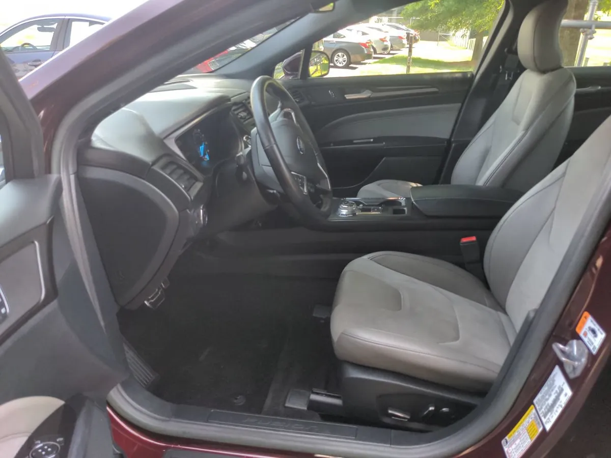 2017 Ford Fusion Sport thumbnail 15
