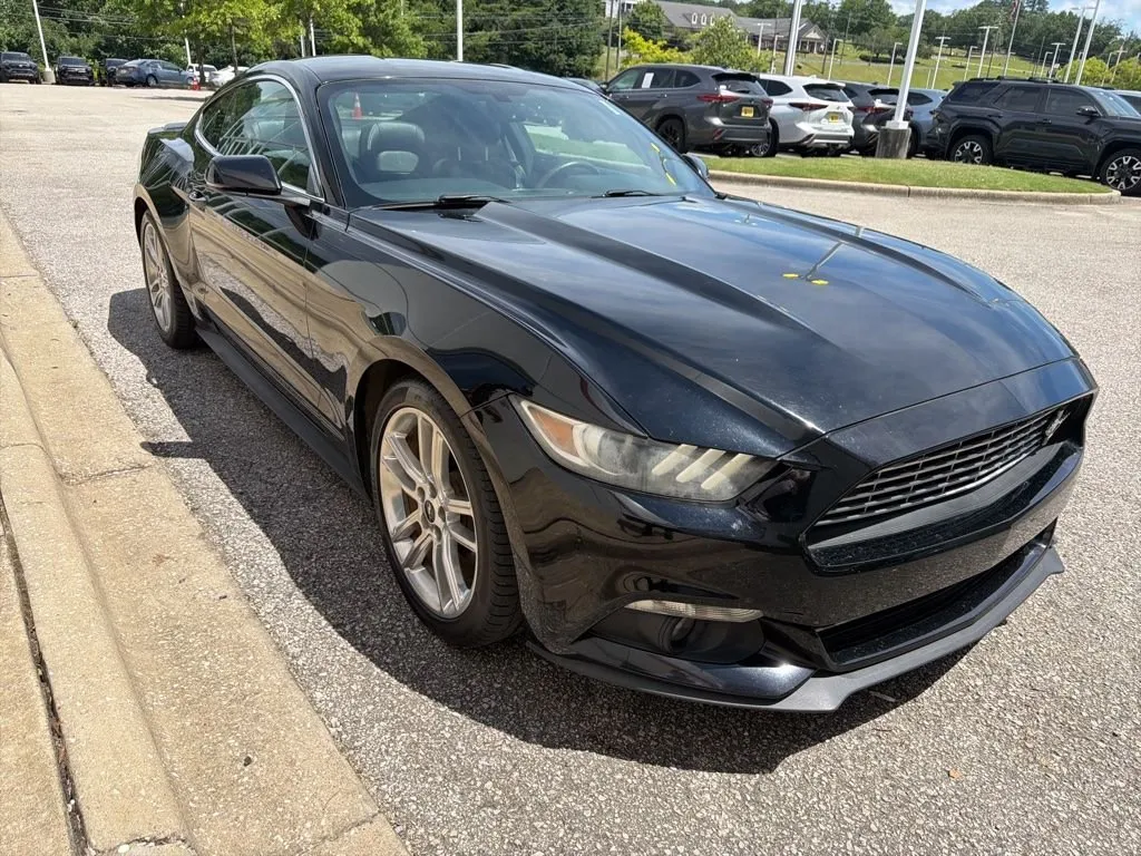 2017 Ford Mustang EcoBoost Premium thumbnail 4