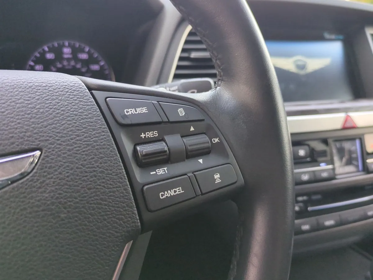 2017 Genesis G80 Ultimate 3.8L thumbnail 19
