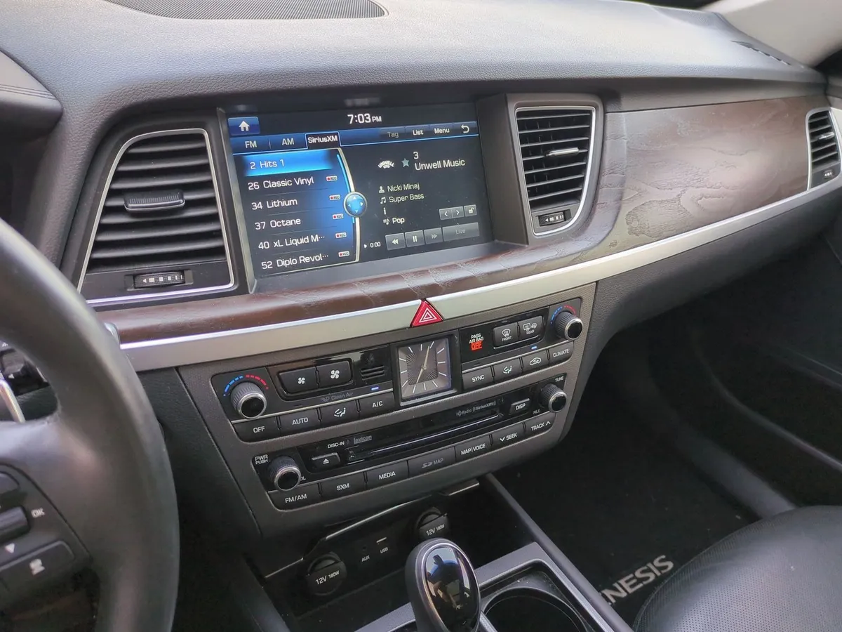 2017 Genesis G80 Ultimate 3.8L thumbnail 30