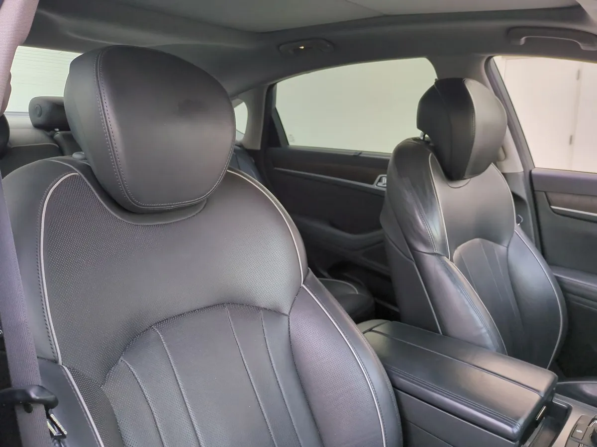 2017 Genesis G80 Ultimate 3.8L thumbnail 33
