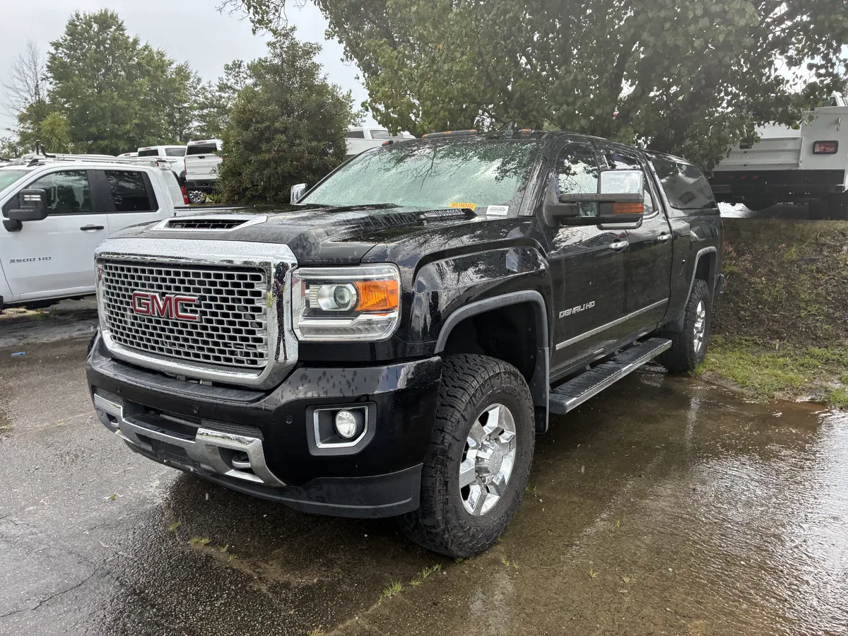 2017 GMC Sierra 3500HD Denali thumbnail 2