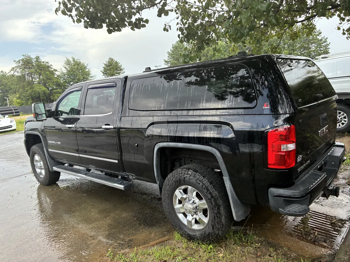 2017 GMC Sierra 3500HD Denali thumbnail 5
