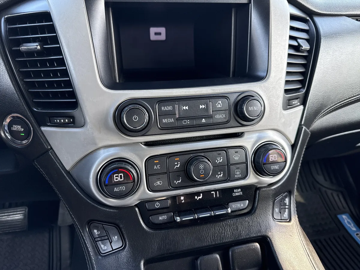 2017 GMC Yukon SLT thumbnail 14