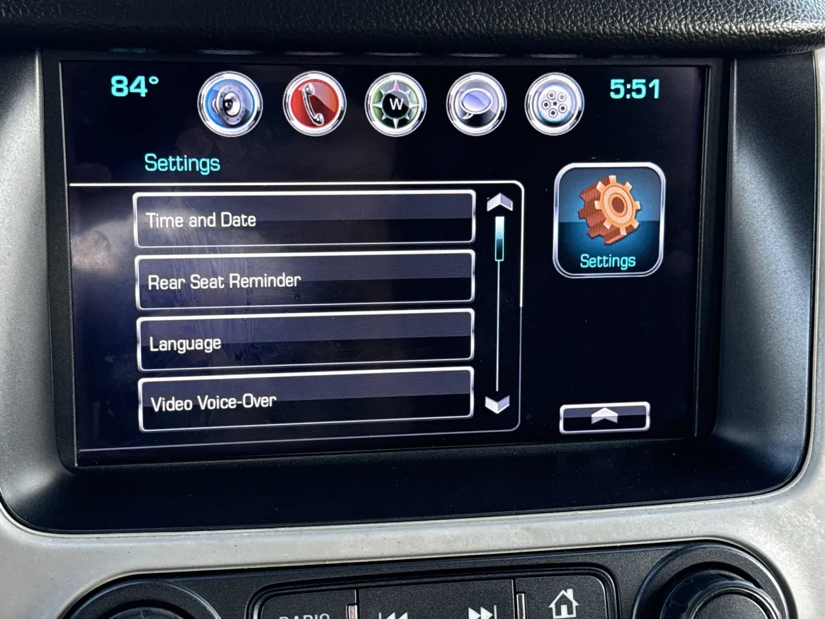 2017 GMC Yukon SLT thumbnail 17