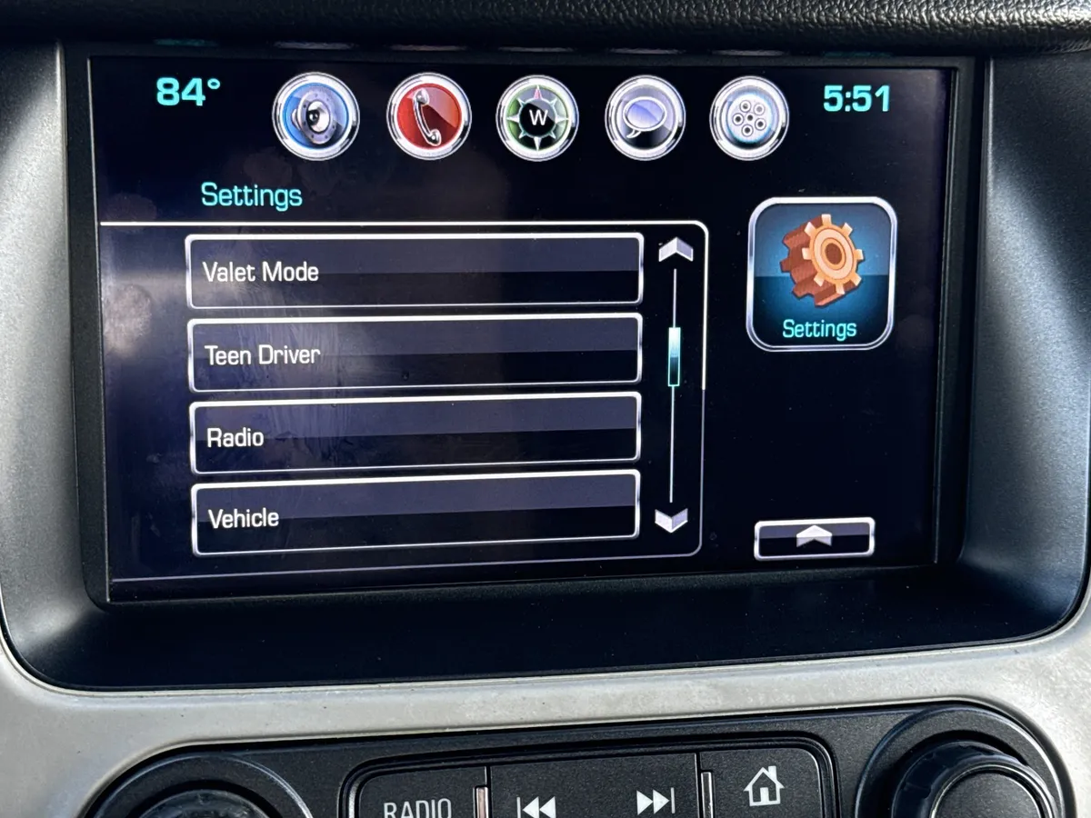 2017 GMC Yukon SLT thumbnail 18