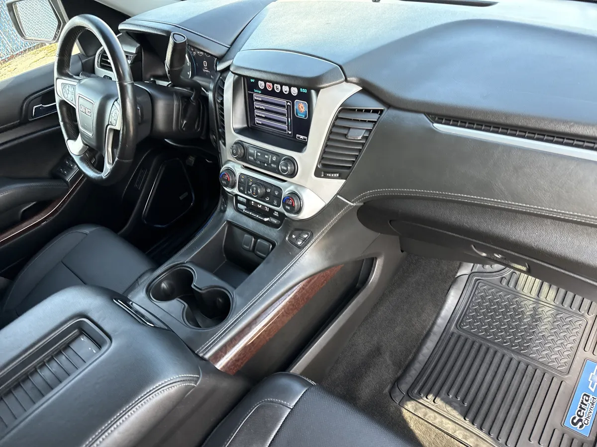 2017 GMC Yukon SLT thumbnail 33
